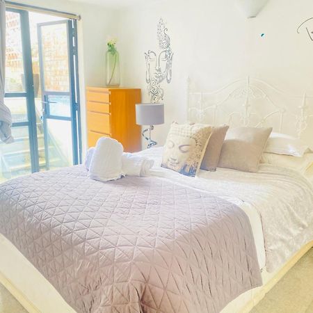 Апартаменты Stunning, Stylish Garden Flat In The Heart Of Wimbledon Лондон Экстерьер фото