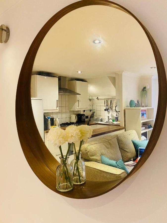 Апартаменты Stunning, Stylish Garden Flat In The Heart Of Wimbledon Лондон Экстерьер фото