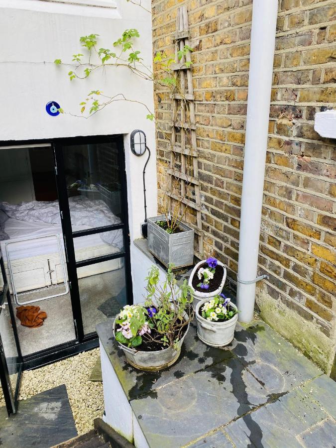 Апартаменты Stunning, Stylish Garden Flat In The Heart Of Wimbledon Лондон Экстерьер фото