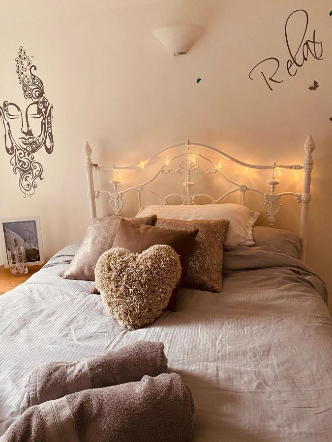 Апартаменты Stunning, Stylish Garden Flat In The Heart Of Wimbledon Лондон Экстерьер фото