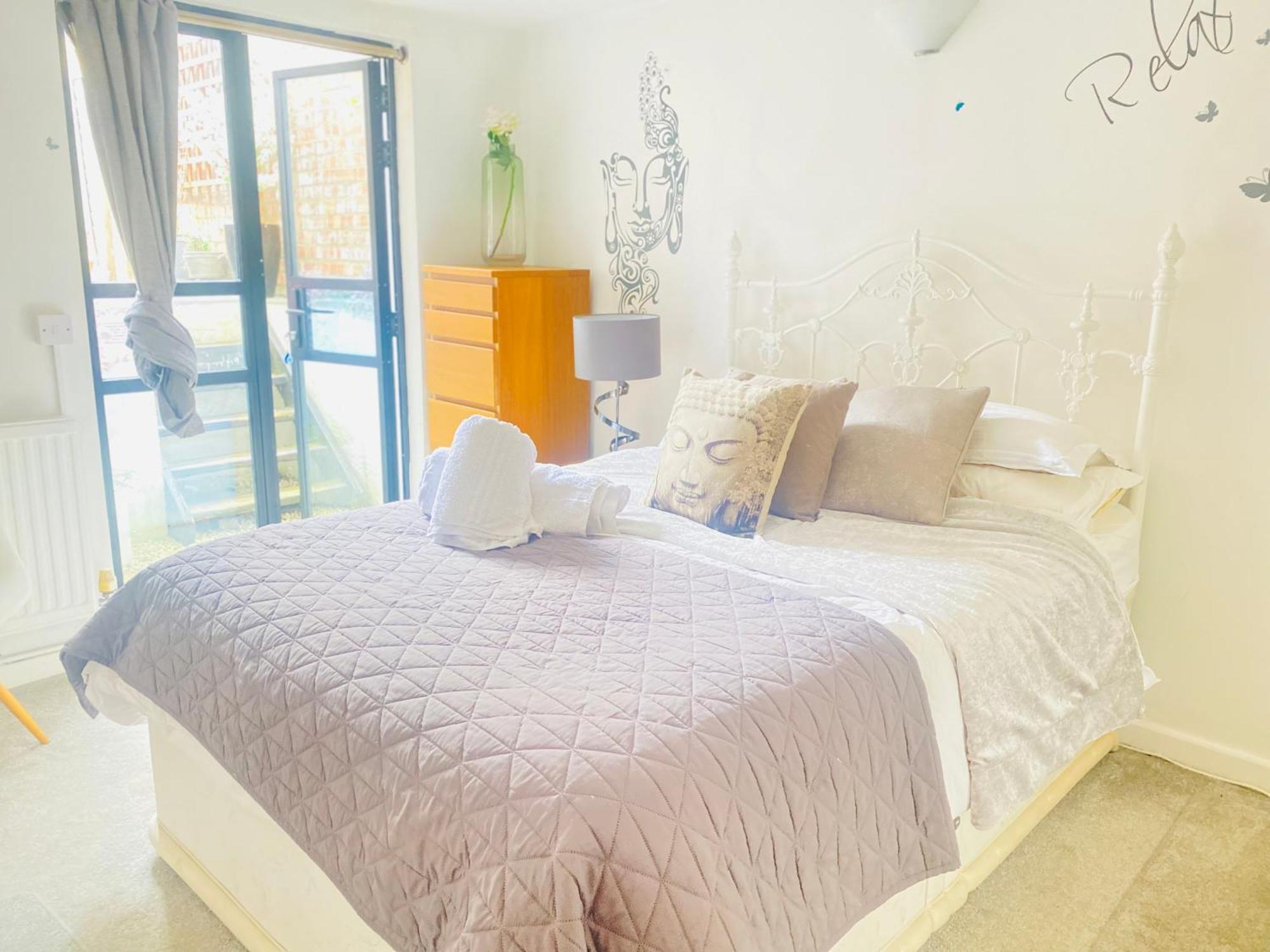 Апартаменты Stunning, Stylish Garden Flat In The Heart Of Wimbledon Лондон Экстерьер фото